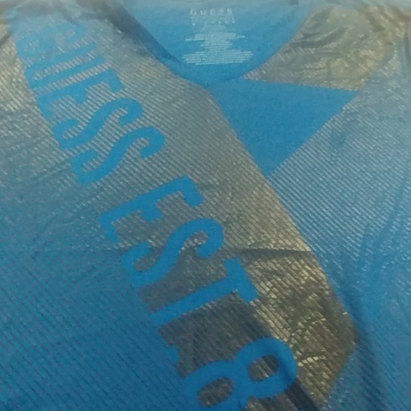 Mens Xl guess t-shirt - Picture 3 of 3